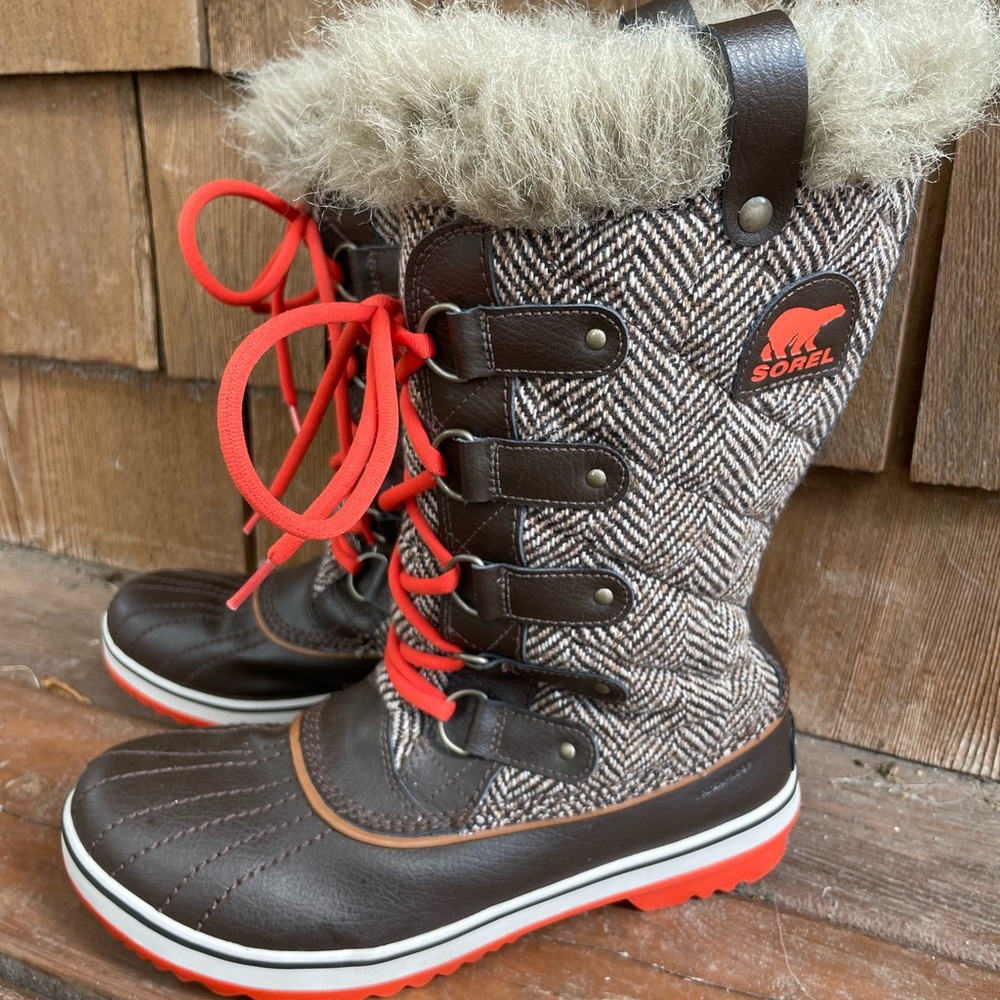 Sorel Brown Tweed & Faux Fur Winter Boots with Red Laces
